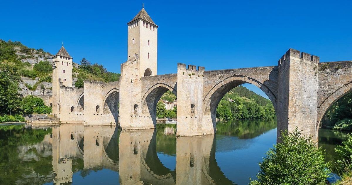 Photo du pont Valentré de Cahors Illustration département du Lot 46 BGE Sud-Ouest